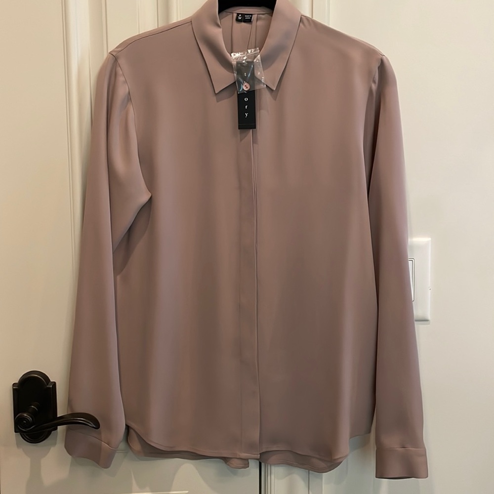 Beautiful NWT classic silk Theory Blouse - size P - color Bare Rose